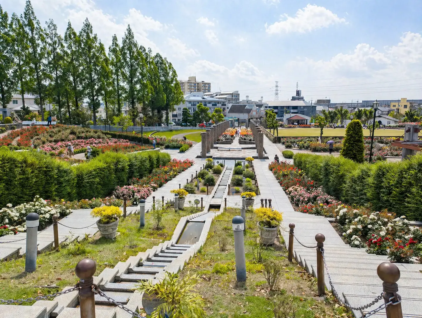 荒牧バラ公園 — 1万本のバラと、伊丹生まれの花たちに会える場所