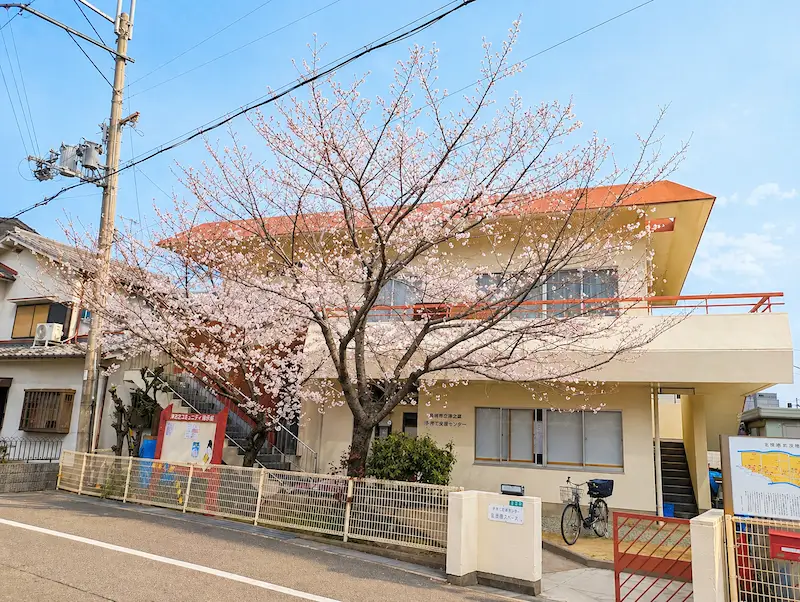 北河原コミュニティセンター前の桜