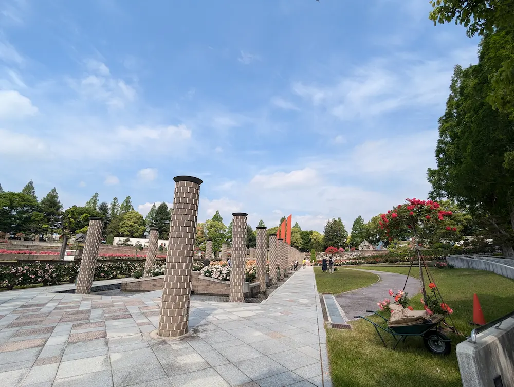 荒牧バラ公園 — 1万本のバラと、伊丹生まれの花たちに会える場所 写真 9